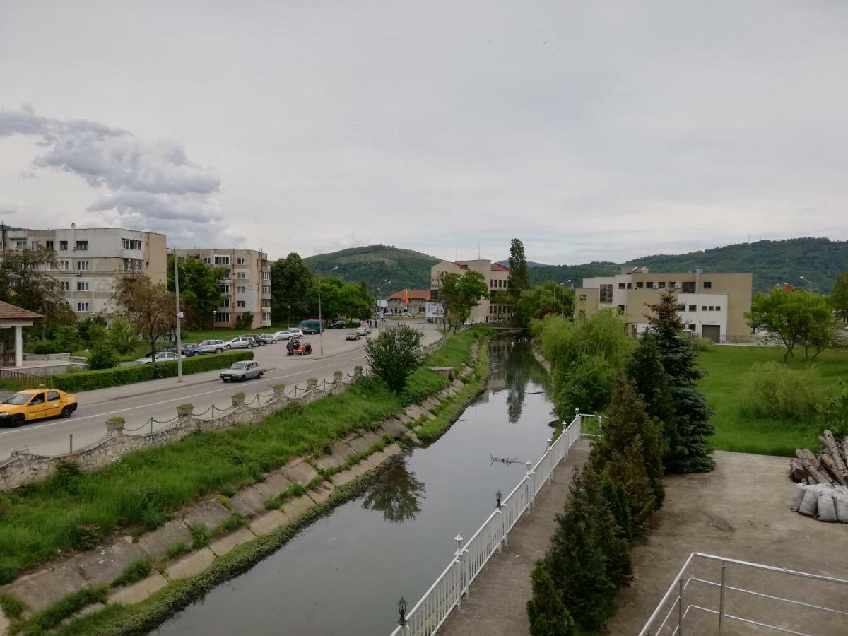 Complex Central Orsova Motel Kültér fotó